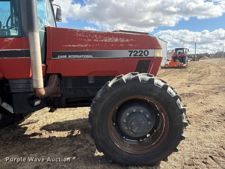 image for item FG2740 1995 Case IH 7220 MFWD tractor