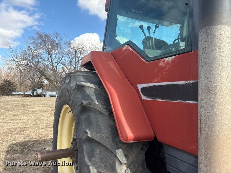 image for item FG2740 1995 Case IH 7220 MFWD tractor