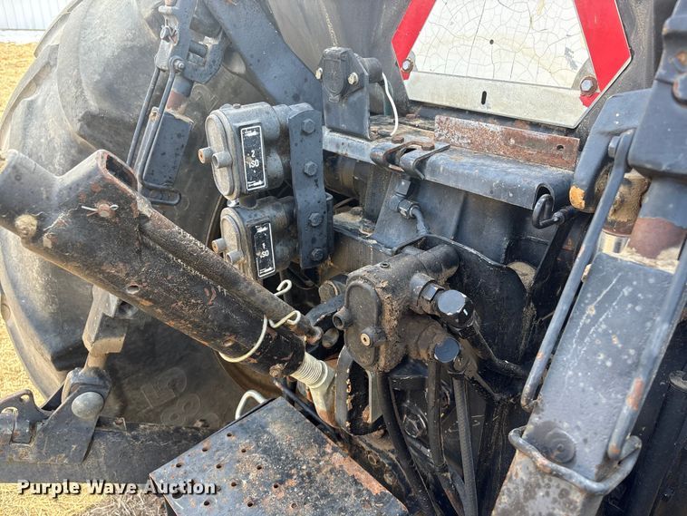 image for item FG2740 1995 Case IH 7220 MFWD tractor