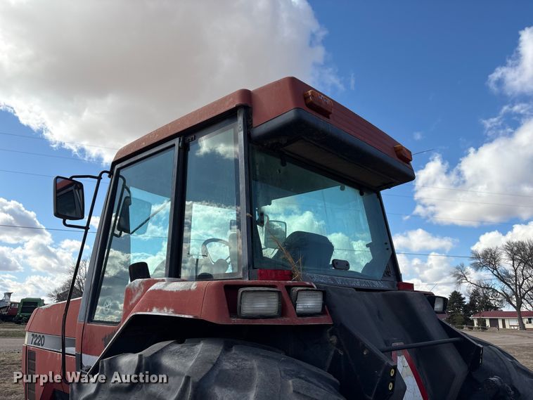 image for item FG2740 1995 Case IH 7220 MFWD tractor