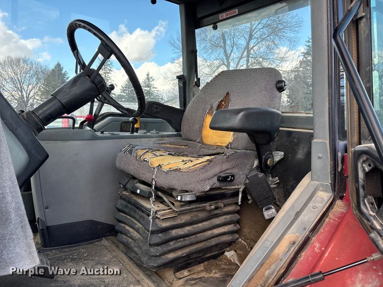 image for item FG2740 1995 Case IH 7220 MFWD tractor