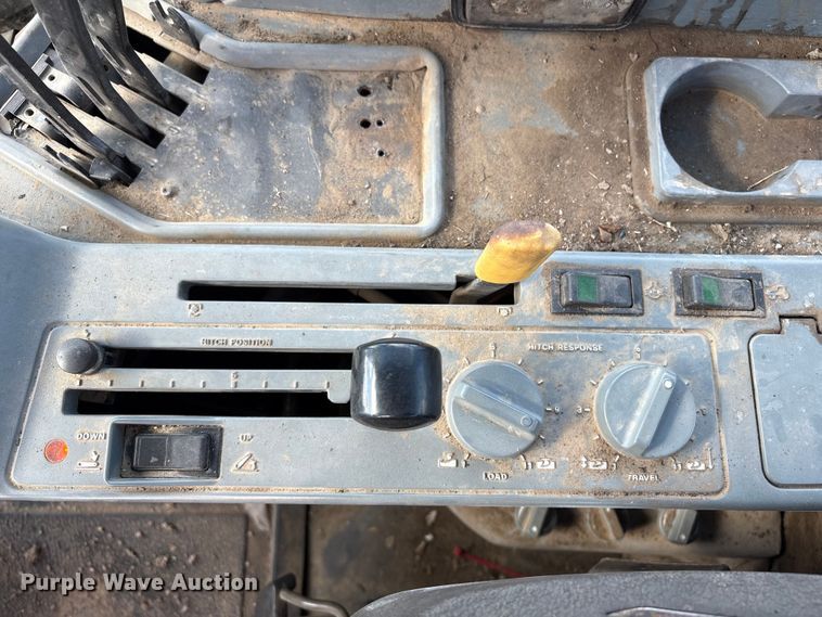 image for item FG2740 1995 Case IH 7220 MFWD tractor