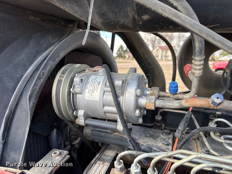 image for item FG2740 1995 Case IH 7220 MFWD tractor