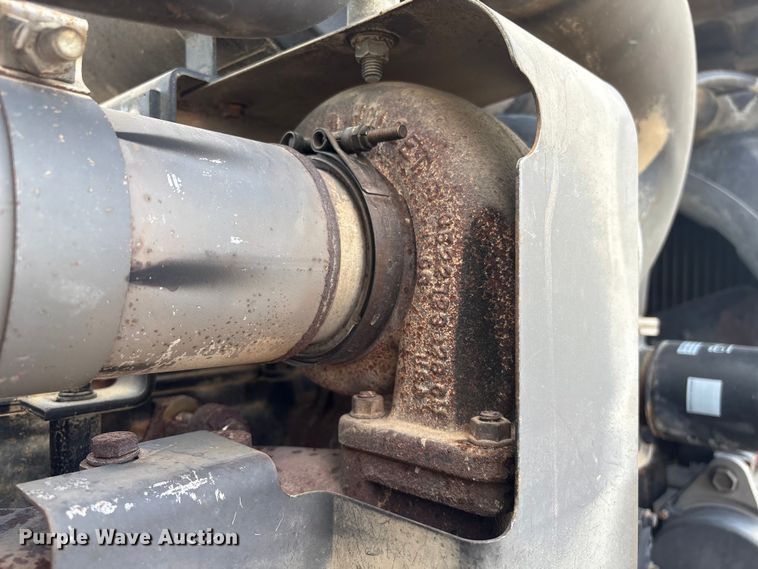 image for item FG2740 1995 Case IH 7220 MFWD tractor