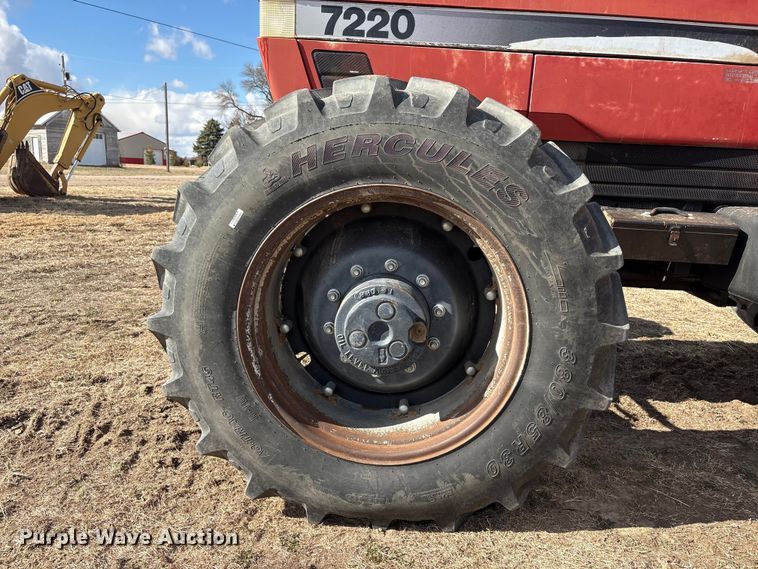 image for item FG2740 1995 Case IH 7220 MFWD tractor