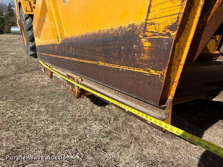 image for item FG2741 1982 John Deere 762-A elevating scraper