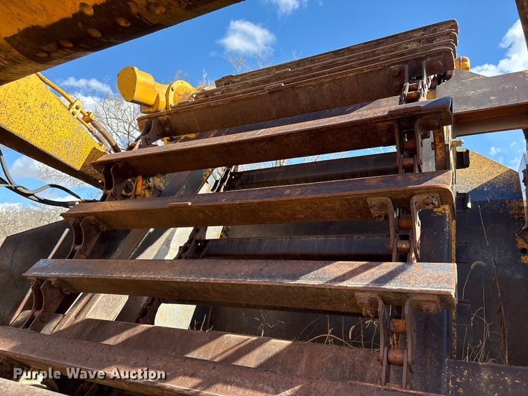 image for item FG2741 1982 John Deere 762-A elevating scraper