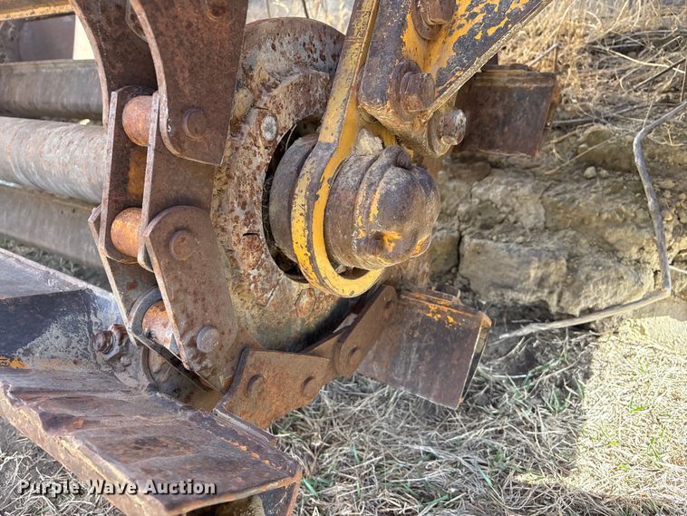 image for item FG2741 1982 John Deere 762-A elevating scraper