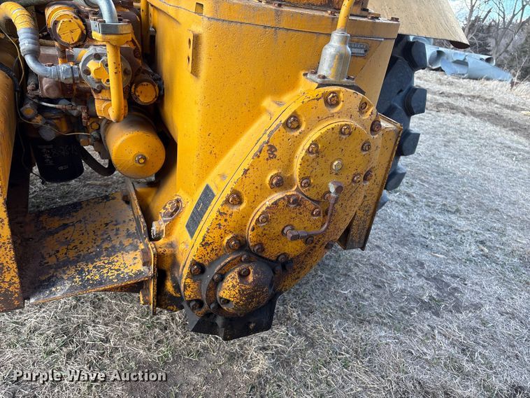 image for item FG2741 1982 John Deere 762-A elevating scraper