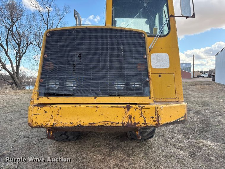 image for item FG2741 1982 John Deere 762-A elevating scraper