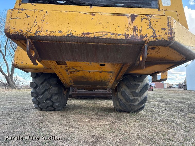 image for item FG2741 1982 John Deere 762-A elevating scraper