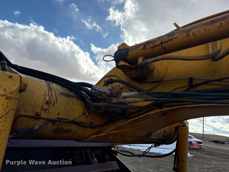 image for item FG2741 1982 John Deere 762-A elevating scraper