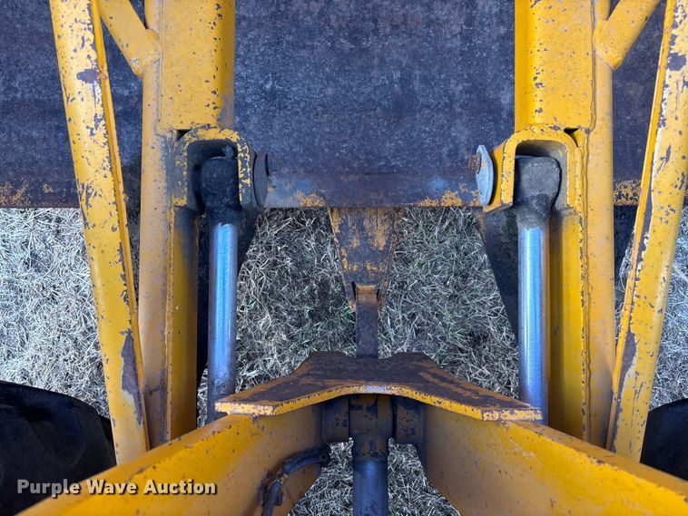 image for item FG2741 1982 John Deere 762-A elevating scraper