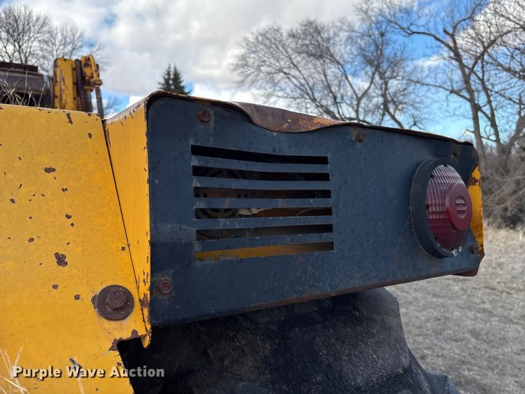 image for item FG2741 1982 John Deere 762-A elevating scraper