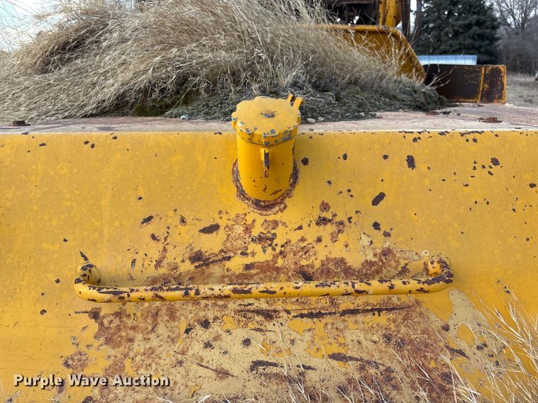 image for item FG2741 1982 John Deere 762-A elevating scraper