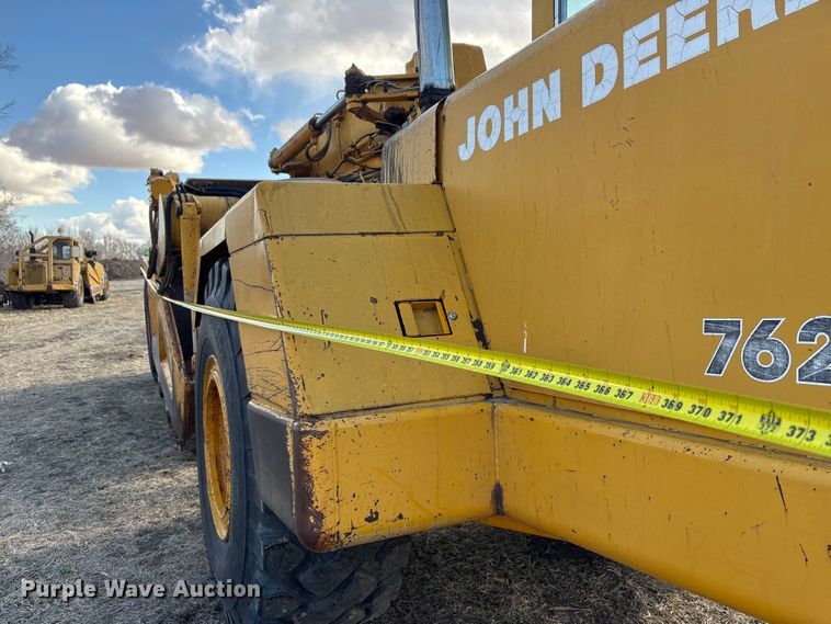 image for item FG2741 1982 John Deere 762-A elevating scraper