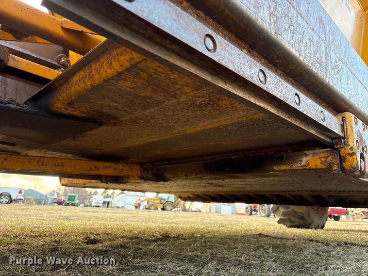 image for item FG2741 1982 John Deere 762-A elevating scraper