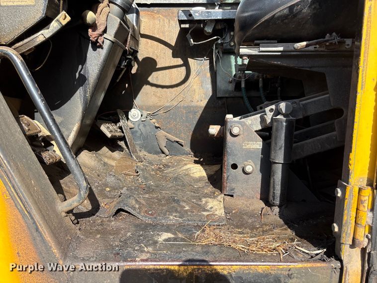 image for item FG2741 1982 John Deere 762-A elevating scraper