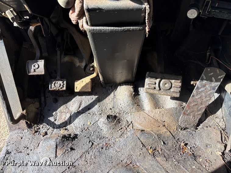 image for item FG2741 1982 John Deere 762-A elevating scraper