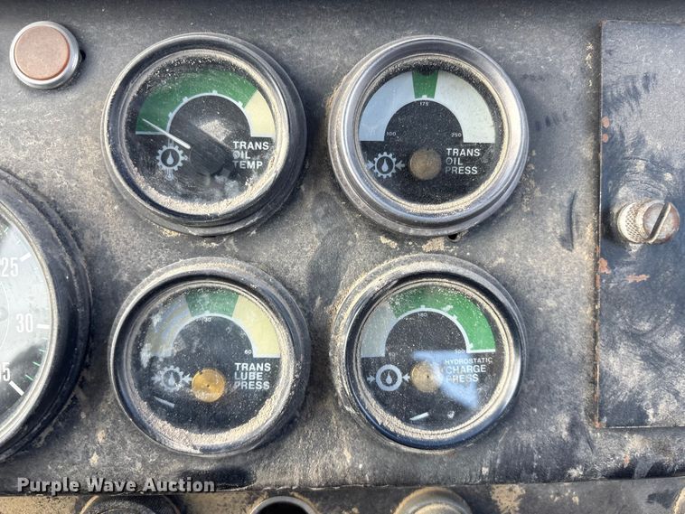 image for item FG2741 1982 John Deere 762-A elevating scraper