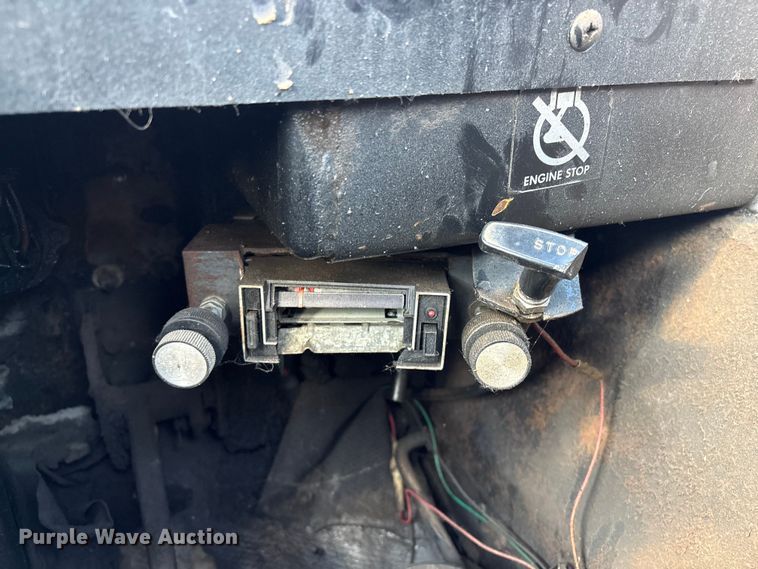 image for item FG2741 1982 John Deere 762-A elevating scraper