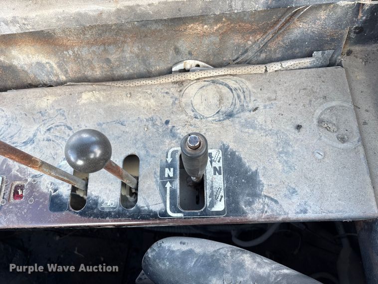 image for item FG2741 1982 John Deere 762-A elevating scraper