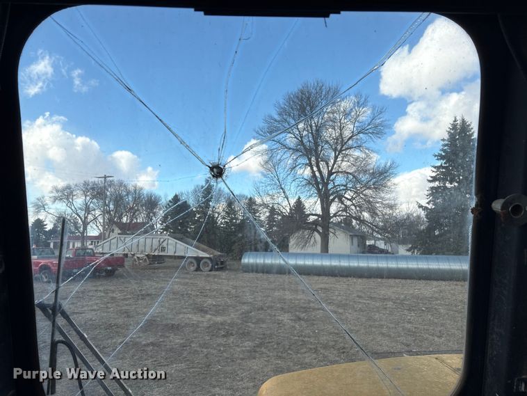 image for item FG2741 1982 John Deere 762-A elevating scraper