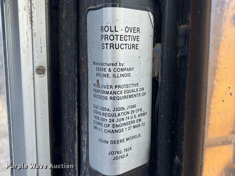 image for item FG2741 1982 John Deere 762-A elevating scraper