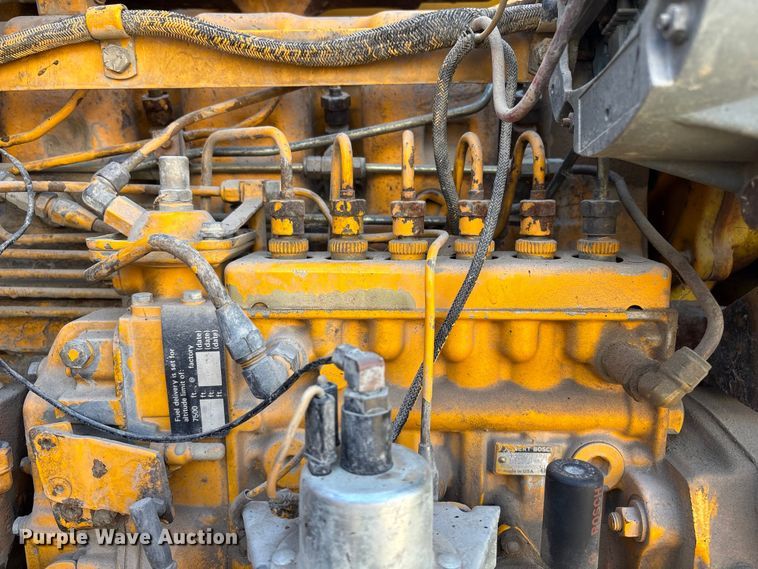 image for item FG2741 1982 John Deere 762-A elevating scraper