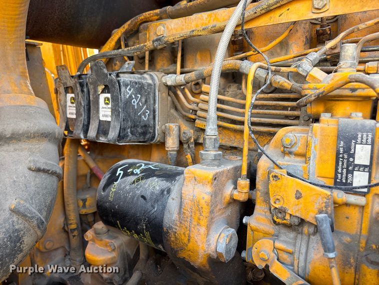 image for item FG2741 1982 John Deere 762-A elevating scraper