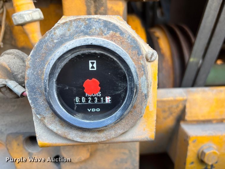 image for item FG2741 1982 John Deere 762-A elevating scraper