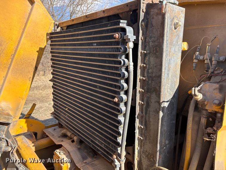 image for item FG2741 1982 John Deere 762-A elevating scraper