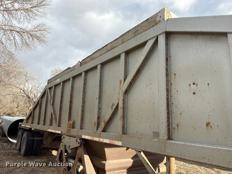 image for item FG2742 1998 Ranco SG20-40-2 bottom dump trailer