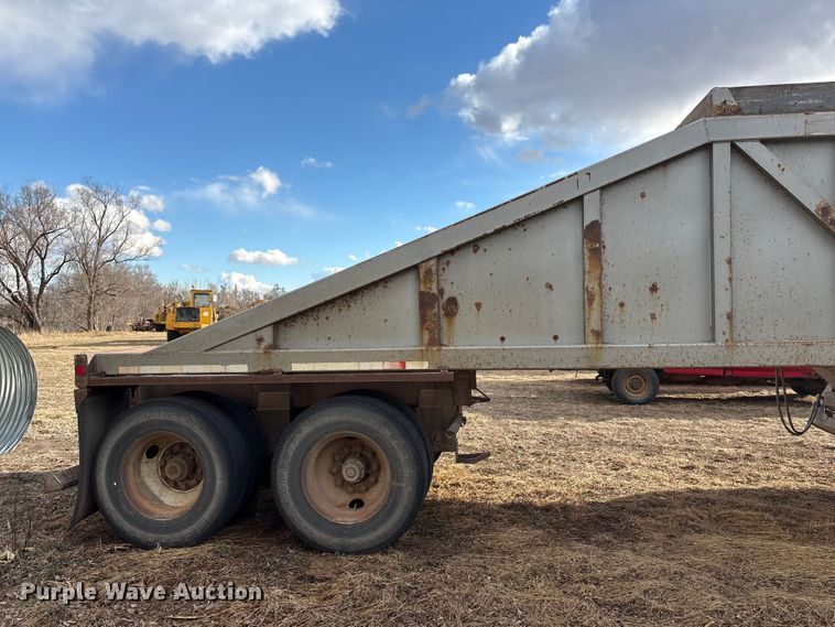 image for item FG2742 1998 Ranco SG20-40-2 bottom dump trailer