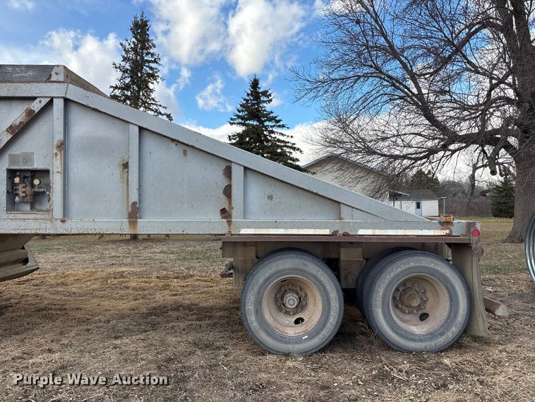 image for item FG2742 1998 Ranco SG20-40-2 bottom dump trailer