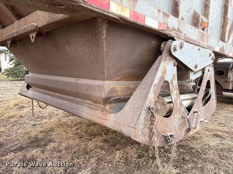 image for item FG2742 1998 Ranco SG20-40-2 bottom dump trailer