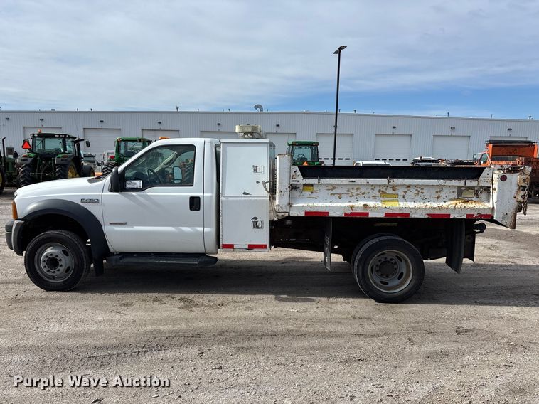 image for item FG2743 2007 Ford F450 Super Duty dump truck