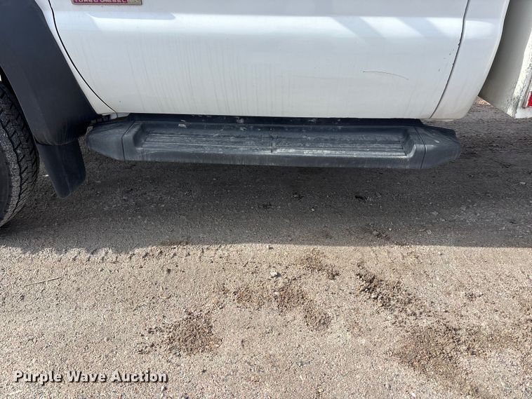 image for item FG2743 2007 Ford F450 Super Duty dump truck