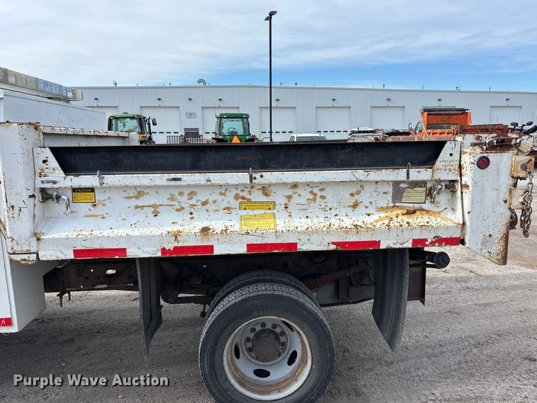 image for item FG2743 2007 Ford F450 Super Duty dump truck