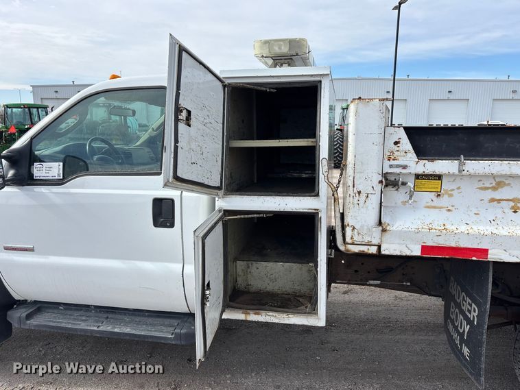 image for item FG2743 2007 Ford F450 Super Duty dump truck