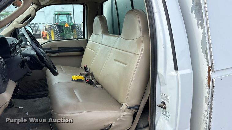 image for item FG2743 2007 Ford F450 Super Duty dump truck