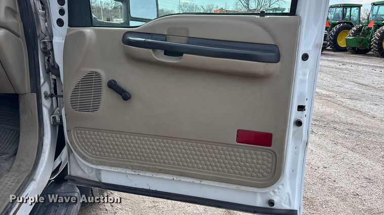 image for item FG2743 2007 Ford F450 Super Duty dump truck