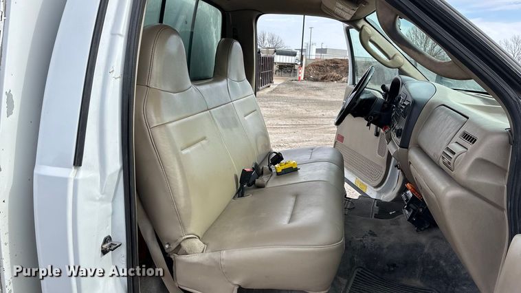 image for item FG2743 2007 Ford F450 Super Duty dump truck