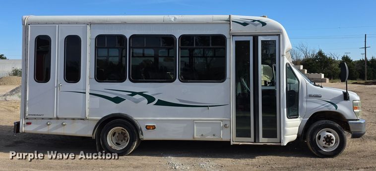image for item FI0601 2008 Ford E450 Super Duty shuttle bus