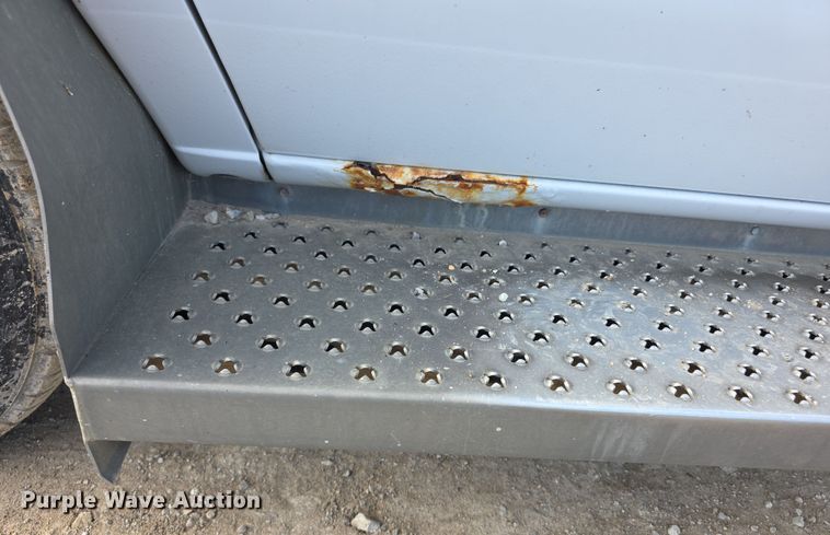 image for item FI0601 2008 Ford E450 Super Duty shuttle bus