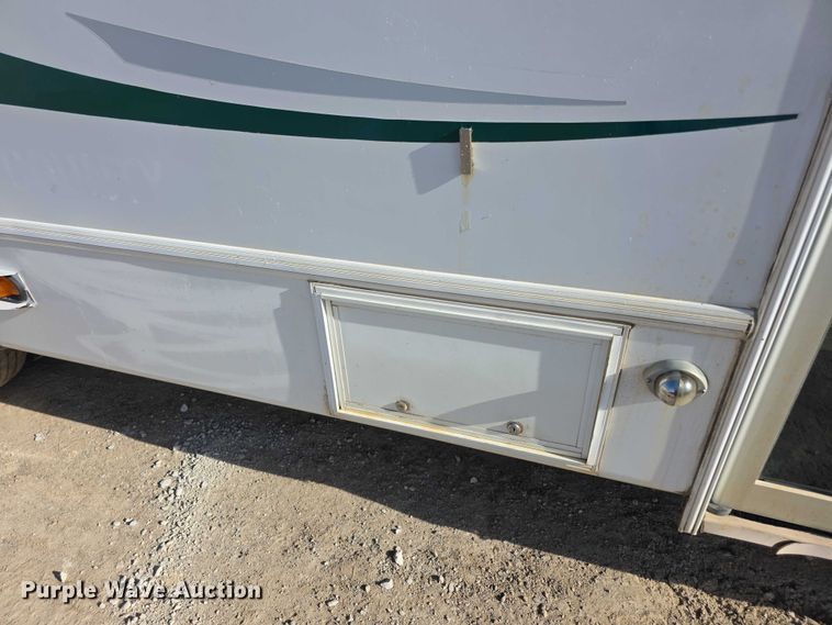 image for item FI0601 2008 Ford E450 Super Duty shuttle bus