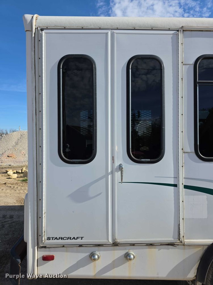 image for item FI0601 2008 Ford E450 Super Duty shuttle bus