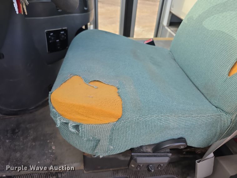 image for item FI0601 2008 Ford E450 Super Duty shuttle bus