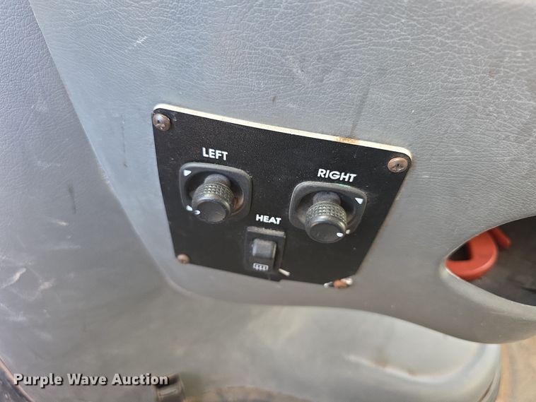 image for item FI0601 2008 Ford E450 Super Duty shuttle bus