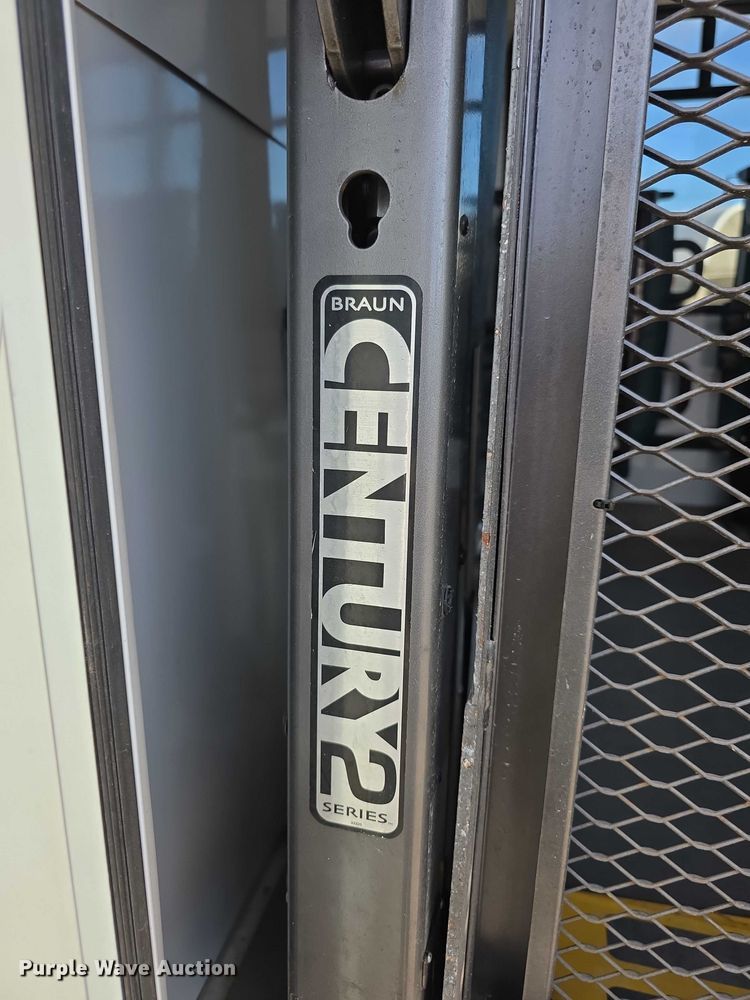 image for item FI0601 2008 Ford E450 Super Duty shuttle bus